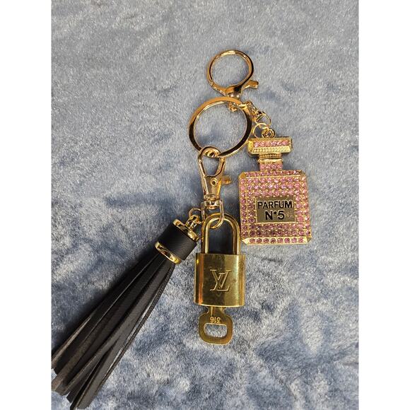 *Louis Vuitton* 100% Authentic Lock & Key #316 w/Unbranded Bag Charm/Keychain - Picture 1 of 3
